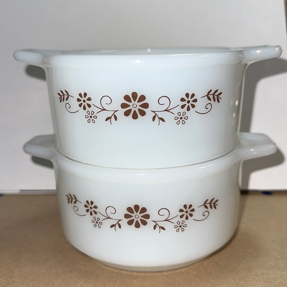 Set of 2 Vintage Dynaware Pyr-o-rex Brown and White Flower Ramekins, Milk Glass